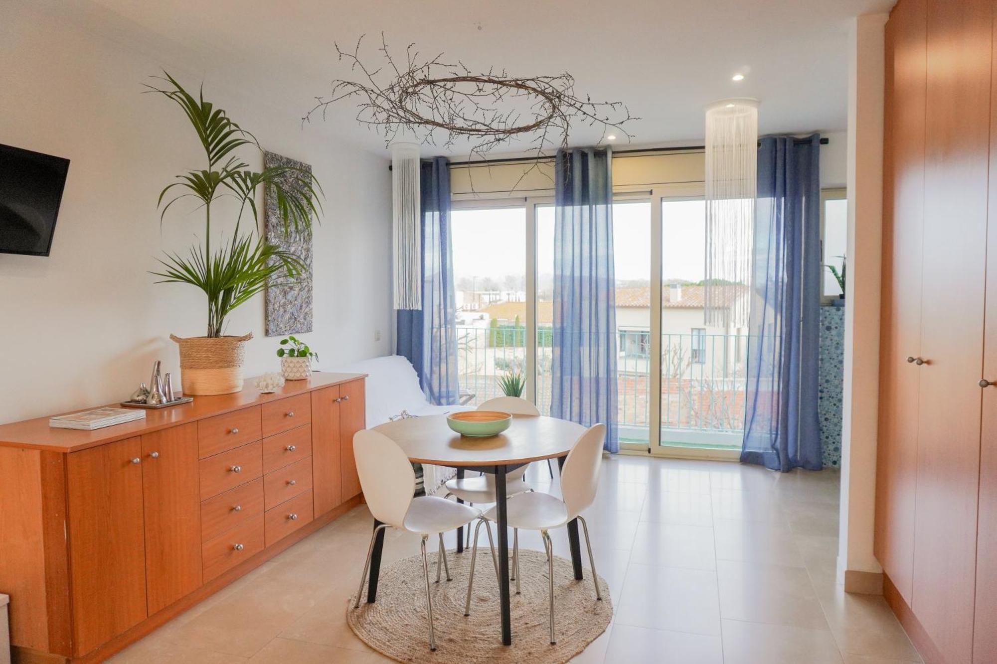 Costa Brava Acollidor Apartament Amb Gran Terrassa Per A 3 Persones Кастальйо-д'Ампуріас Екстер'єр фото